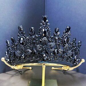 Black Crystal Tiara, Bridal Flower Tiara, Wedding Headpiece, Gothic Black Crown